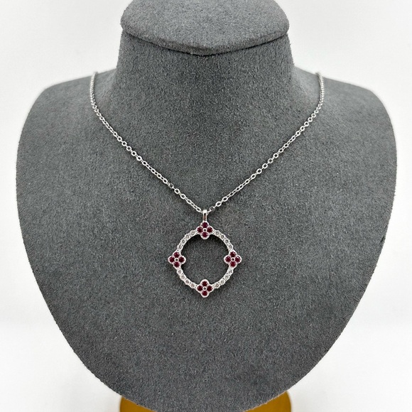 925 Solid Sterling Silver Clover Necklace - Picture 1 of 7
